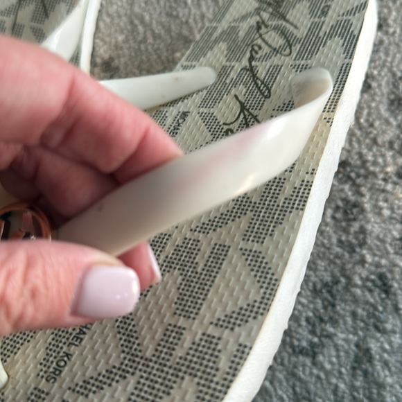 Michael Kors flip flops/ sandals , white with navy lettering logo, size 10 - Picture 6 of 6